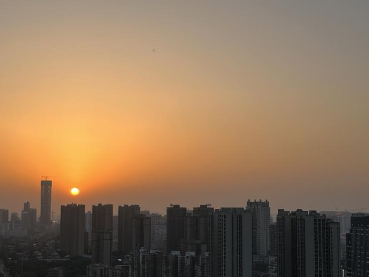 星辉娱乐主管：买高层住宅的人，后悔了